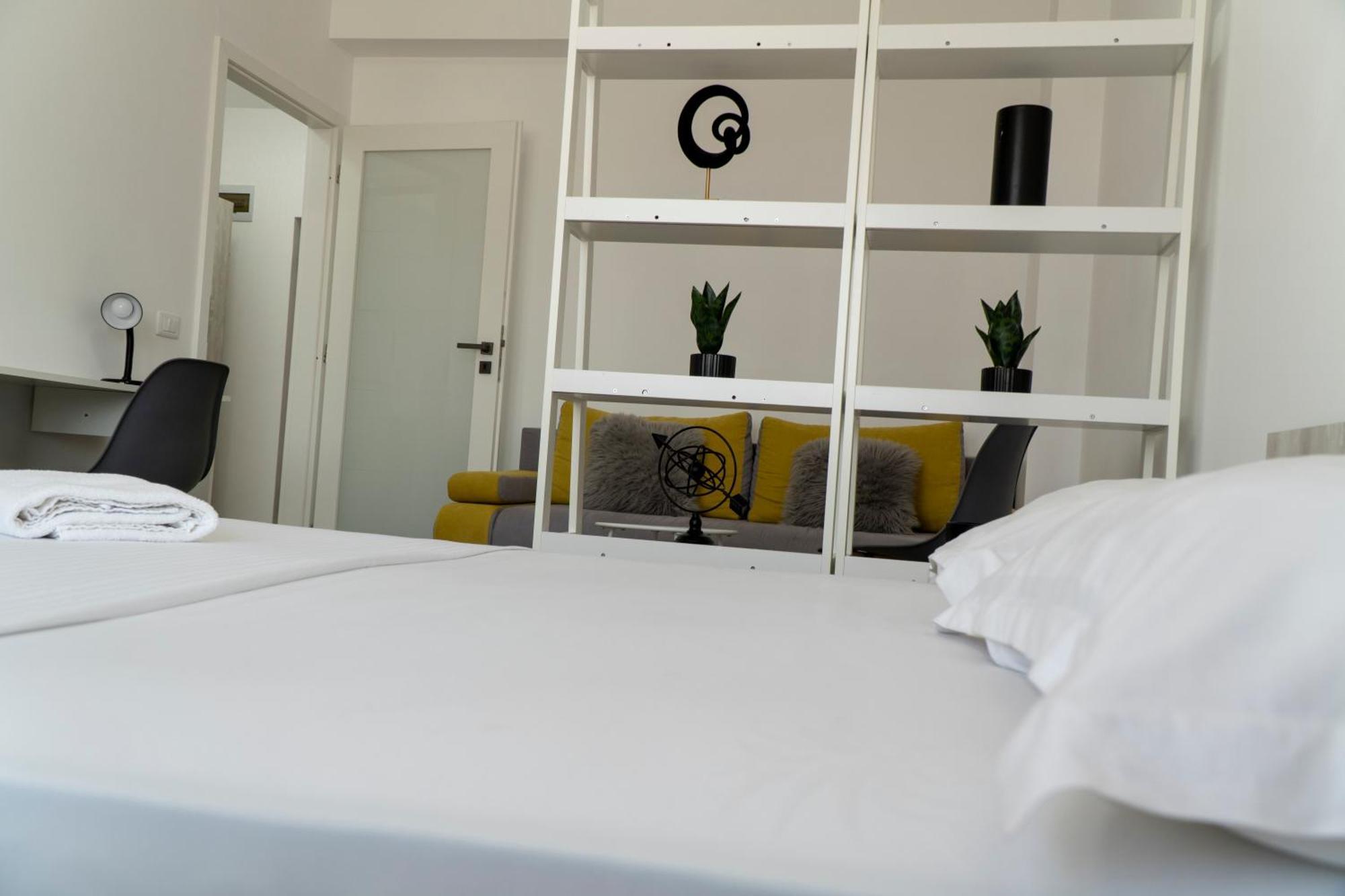Center Apartment Palas Mall View ヤシ エクステリア 写真