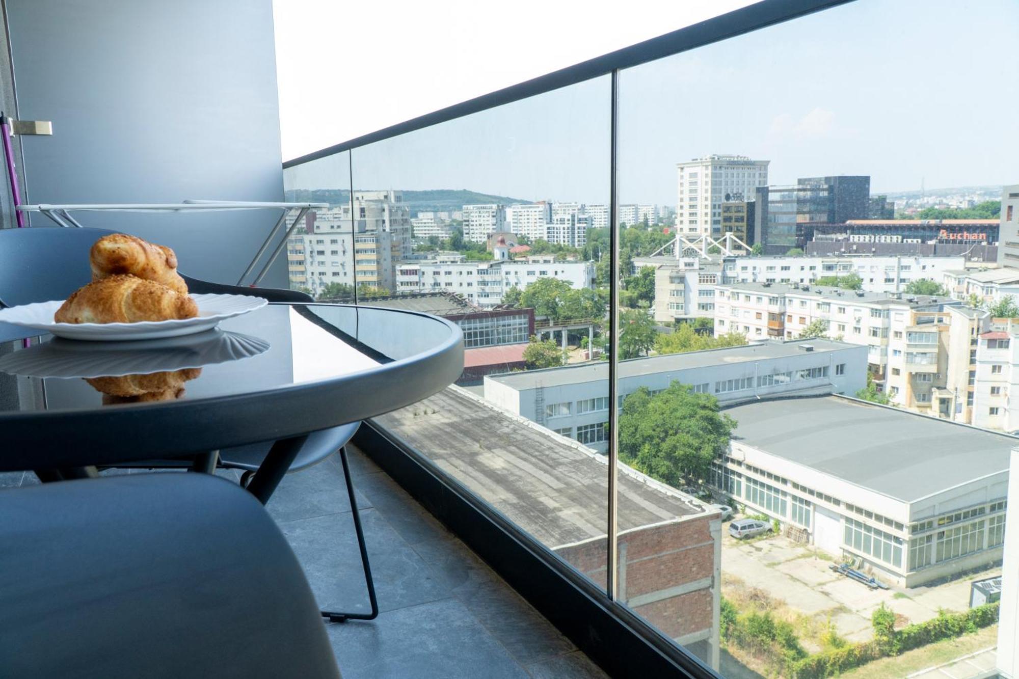 Center Apartment Palas Mall View ヤシ エクステリア 写真